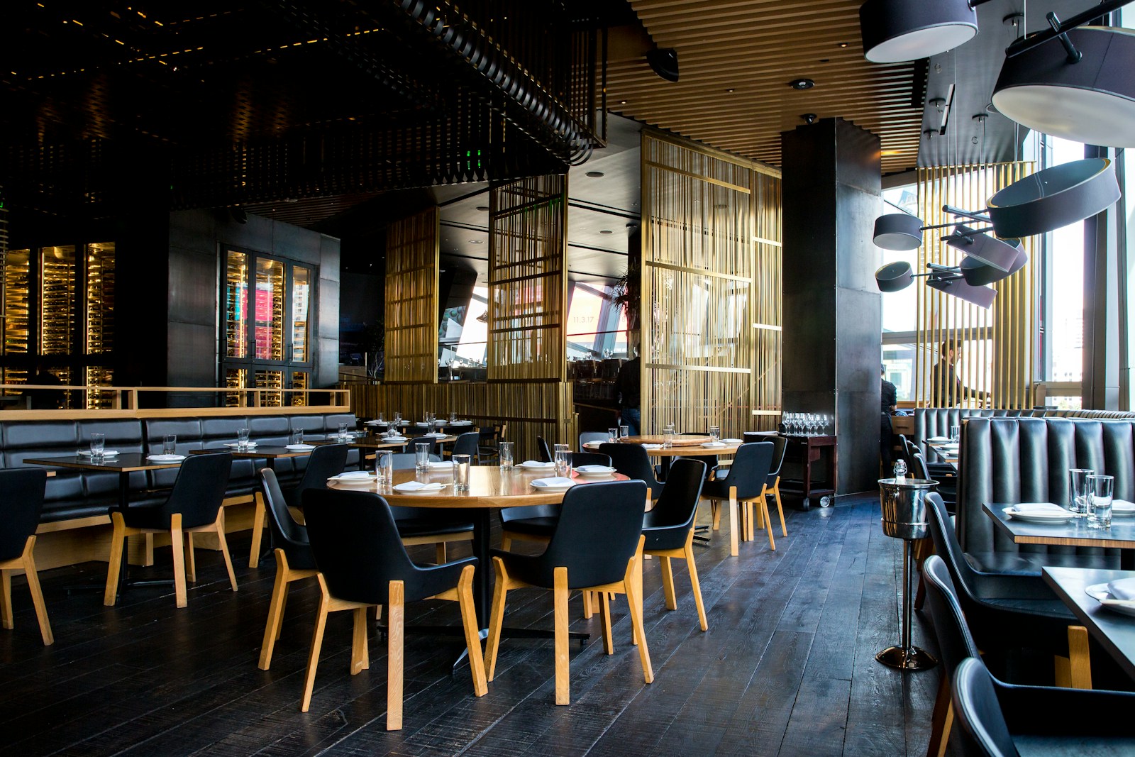 85254 dining scene